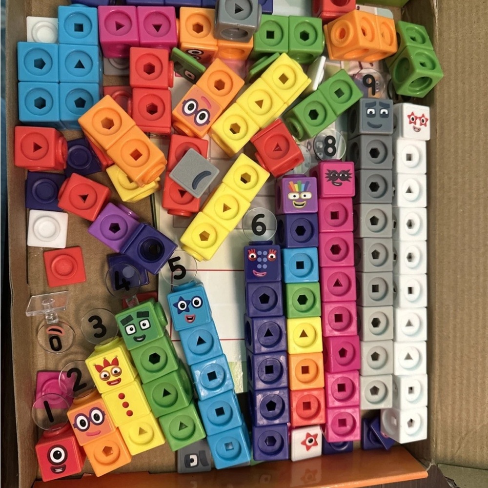 Numberblocks MathLink Cubes Activity Set - Picture 2 of 8
